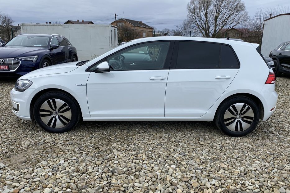 Продам Volkswagen e-Golf Тепловий,Колеса,Підігрів сидін 2018 года в Львове