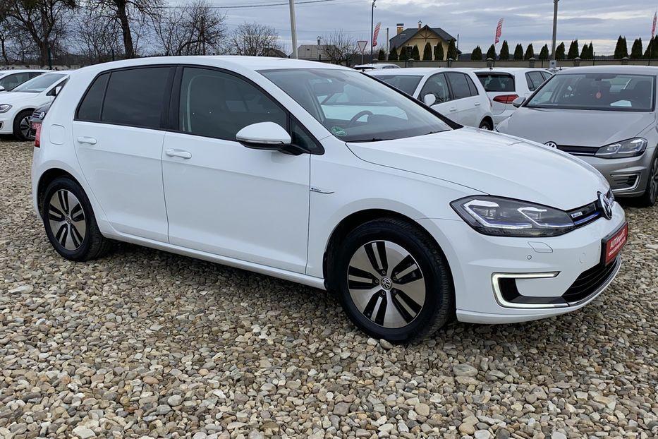 Продам Volkswagen e-Golf Тепловий,Колеса,Підігрів сидін 2018 года в Львове