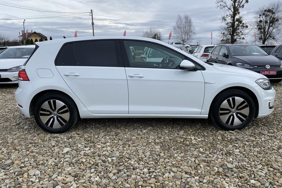 Продам Volkswagen e-Golf Тепловий,Колеса,Підігрів сидін 2018 года в Львове