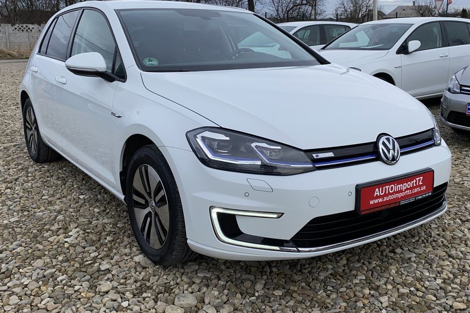 Продам Volkswagen e-Golf Тепловий,Колеса,Підігрів сидін 2018 года в Львове