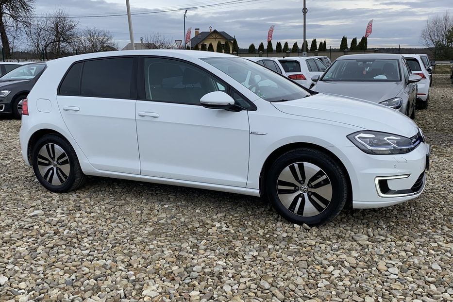 Продам Volkswagen e-Golf Тепловий,Колеса,Підігрів сидін 2018 года в Львове