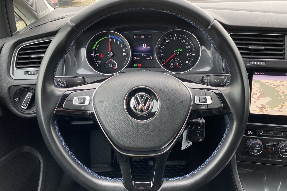 Продам Volkswagen e-Golf Тепловий,Колеса,Підігрів сидін 2018 года в Львове