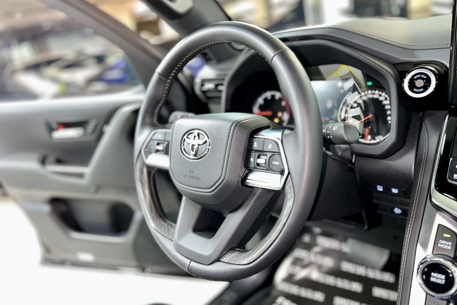 Продам Toyota Land Cruiser 300 Premium  2022 года в Киеве