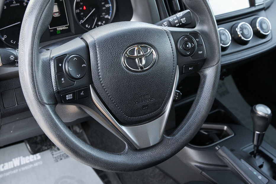 Продам Toyota Rav 4 LE 2016 года в Черновцах