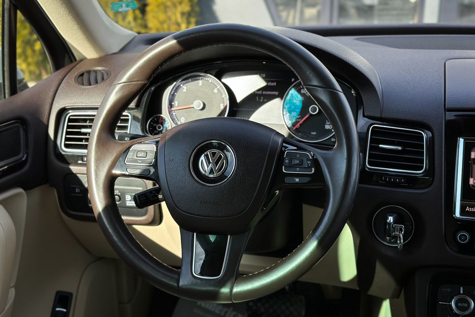 Продам Volkswagen Touareg 3.0 TDI 2012 года в Черновцах