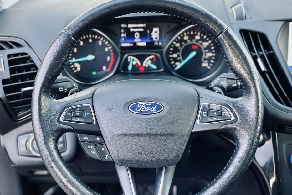 Продам Ford Escape Titanium 2017 года в Одессе