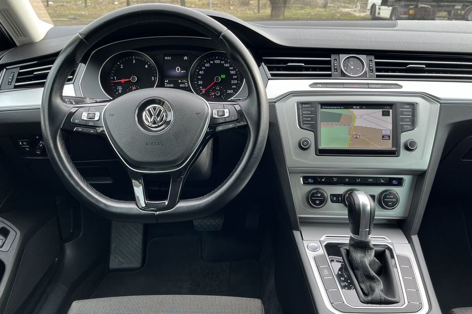 Продам Volkswagen Passat B8 Comfortline 2015 года в Николаеве