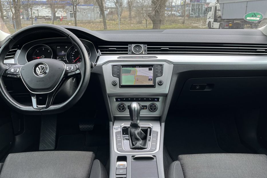 Продам Volkswagen Passat B8 Comfortline 2015 года в Николаеве