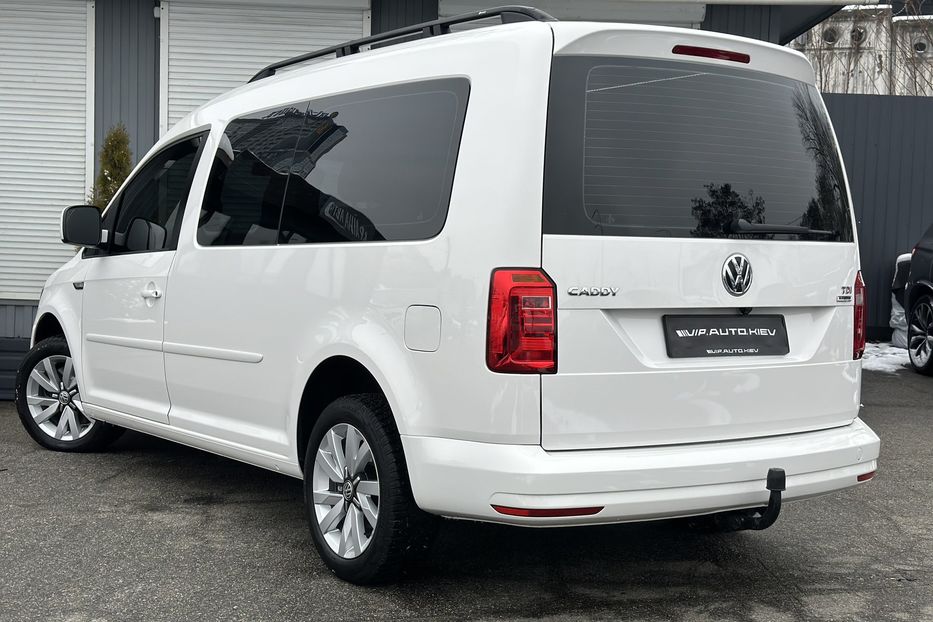 Продам Volkswagen Caddy пасс. Maxi Long 2015 года в Киеве