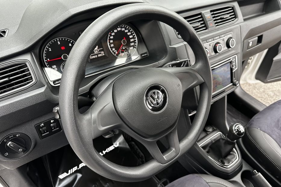 Продам Volkswagen Caddy пасс. Maxi Long 2015 года в Киеве