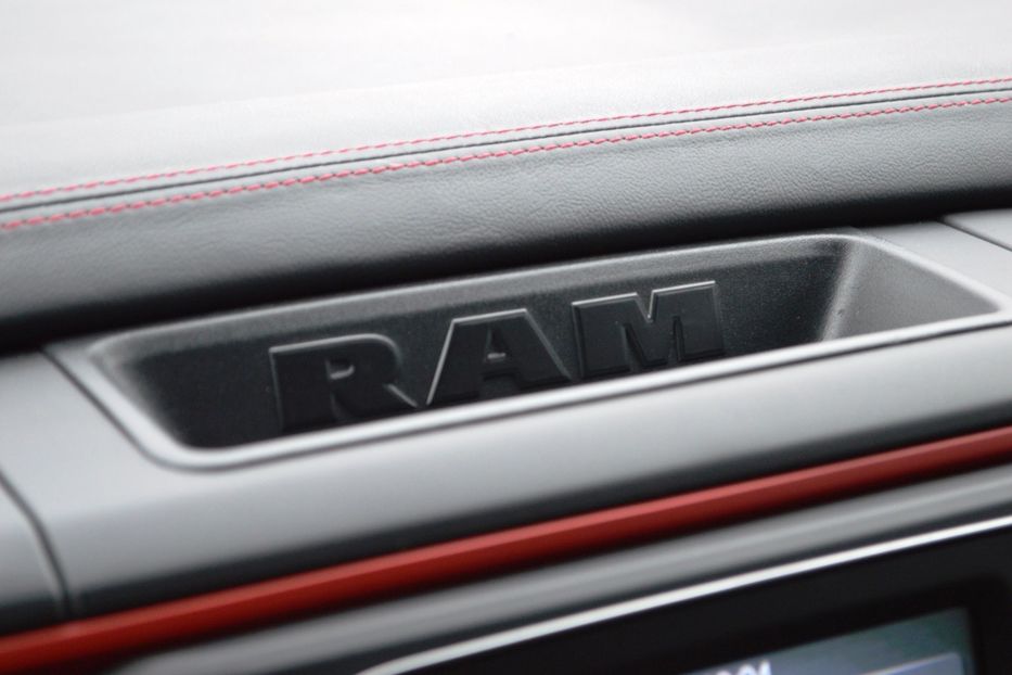 Продам Dodge RAM 1500 2017 года в Одессе