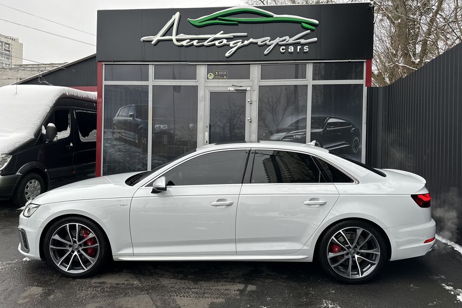 Продам Audi S4 Quattro  2017 года в Киеве