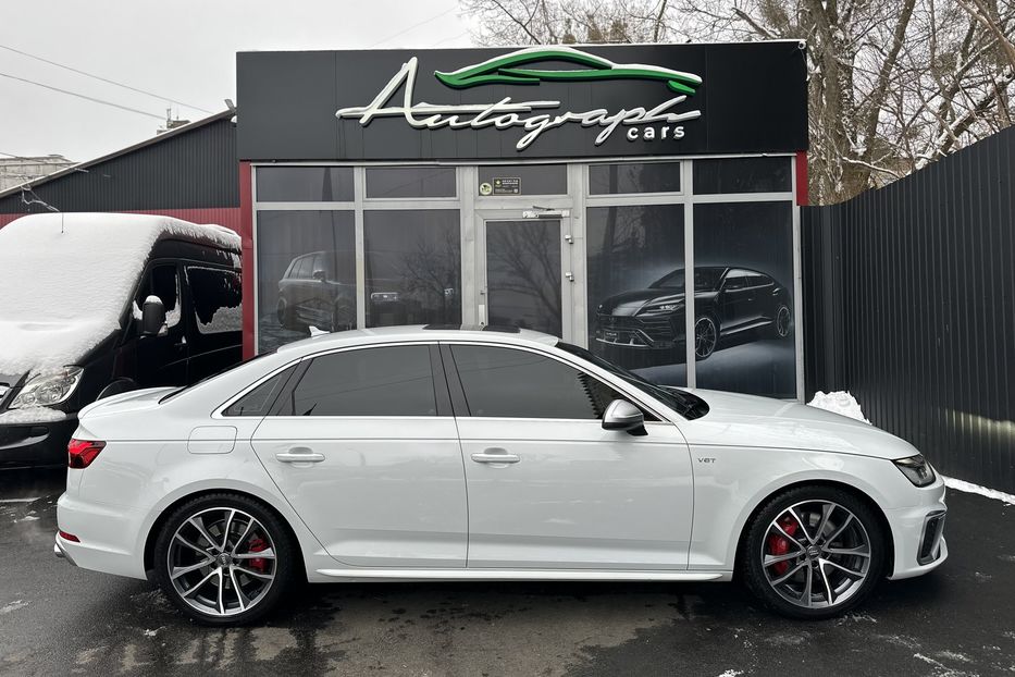 Продам Audi S4 Quattro  2017 года в Киеве