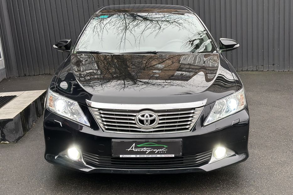 Продам Toyota Camry Official 2013 года в Киеве