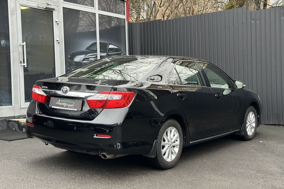 Продам Toyota Camry Official 2013 года в Киеве