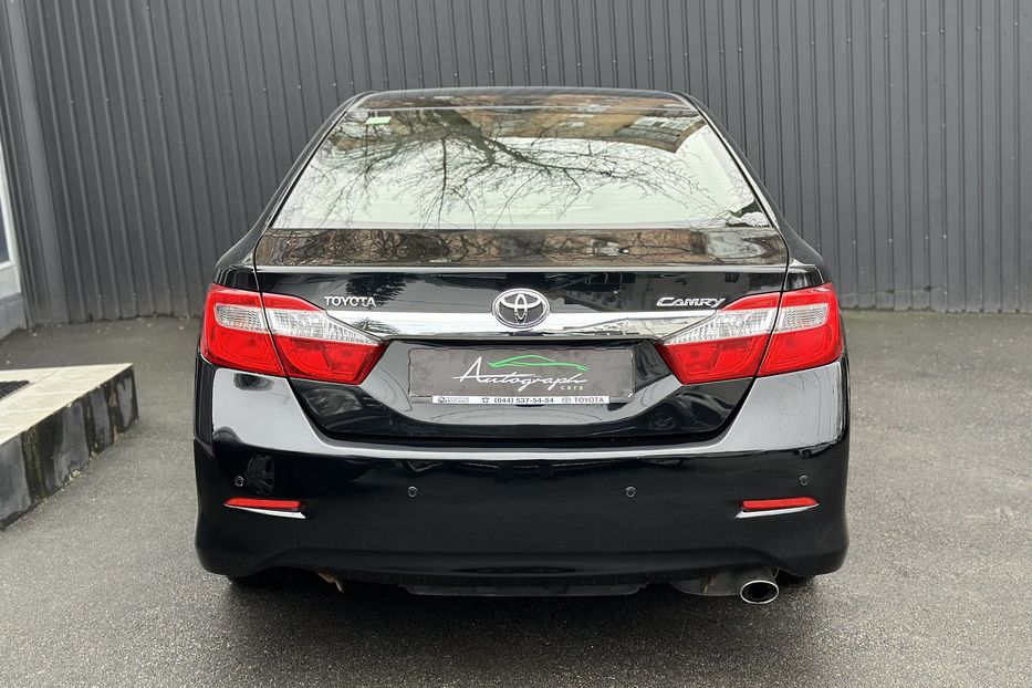 Продам Toyota Camry Official 2013 года в Киеве