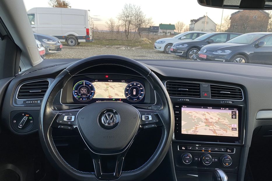 Продам Volkswagen e-Golf FULL LED,Безключовий,Камера 2020 года в Львове