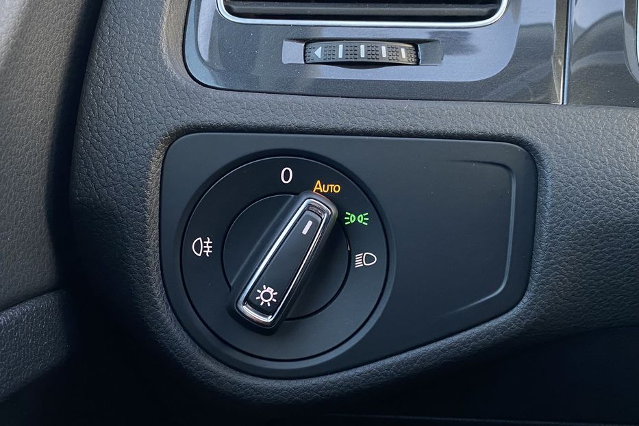 Продам Volkswagen e-Golf FULL LED,Безключовий,Камера 2020 года в Львове