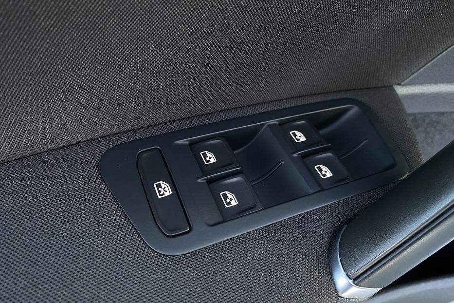 Продам Volkswagen e-Golf FULL LED,Безключовий,Камера 2020 года в Львове