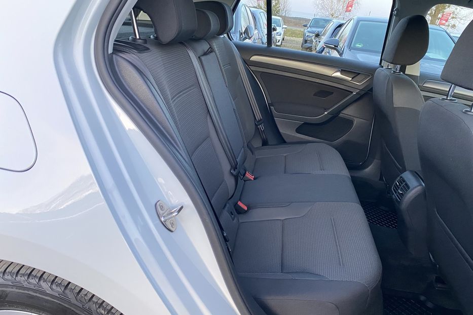Продам Volkswagen e-Golf FULL LED,Безключовий,Камера 2020 года в Львове