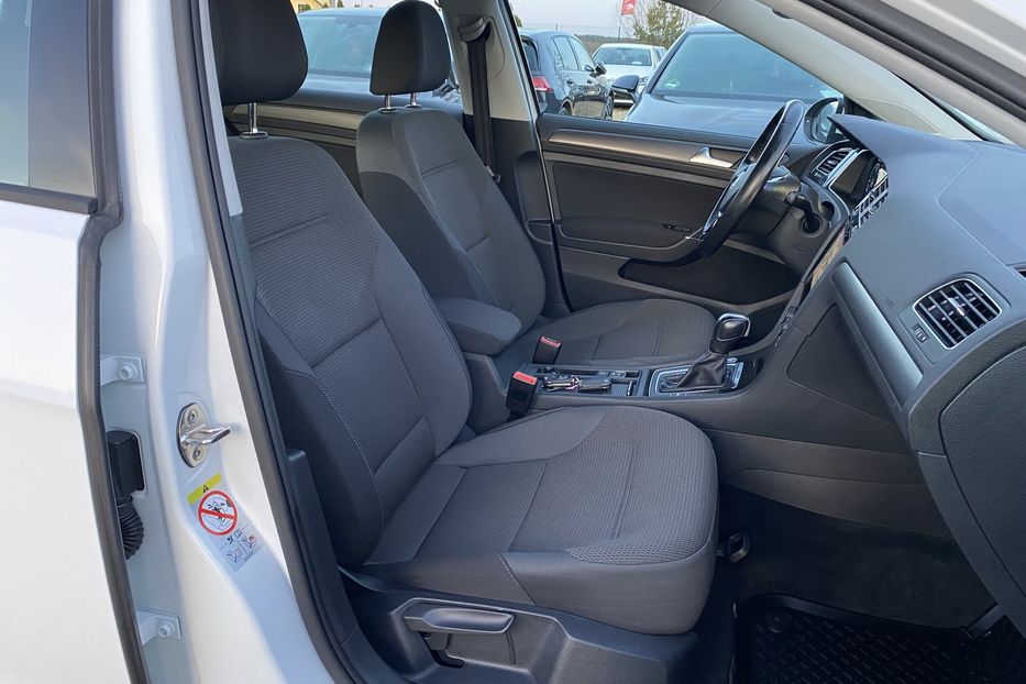 Продам Volkswagen e-Golf FULL LED,Безключовий,Камера 2020 года в Львове