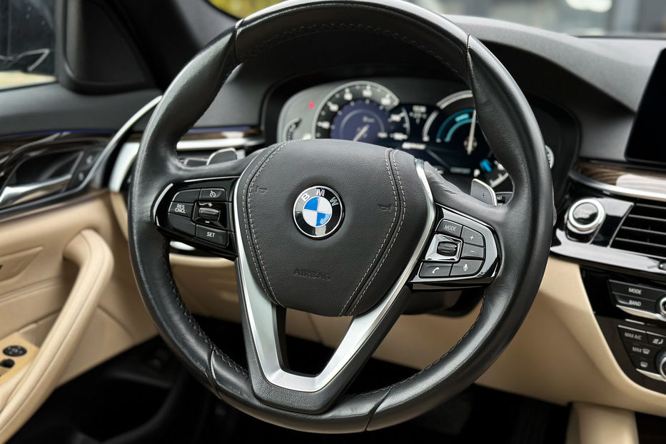 Продам BMW 530  iPerformance Steptronic  2018 года в Черновцах