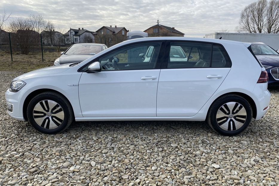 Продам Volkswagen e-Golf FULL LED,Безключовий,Камера 2020 года в Львове