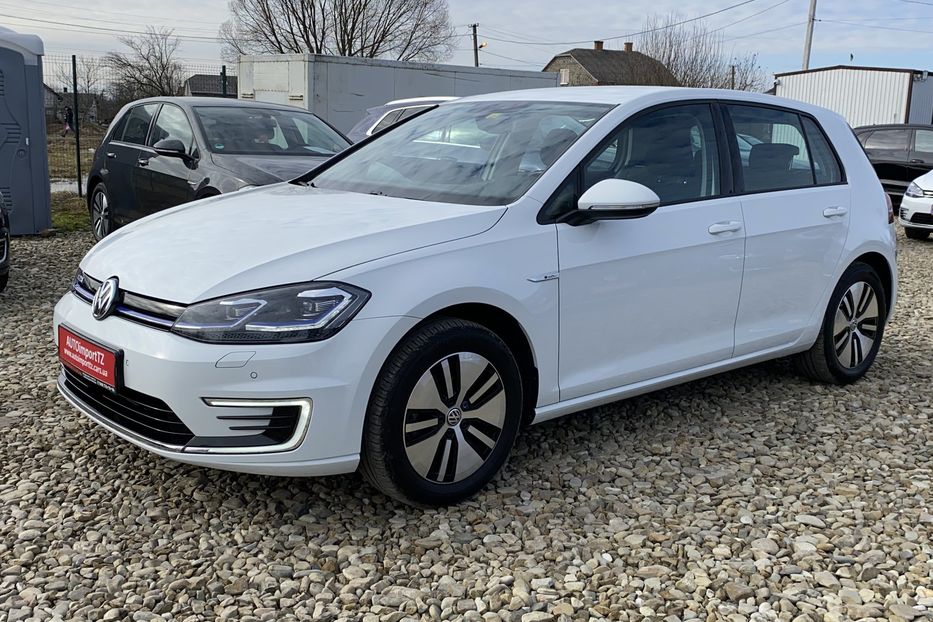 Продам Volkswagen e-Golf FULL LED,Безключовий,Камера 2020 года в Львове