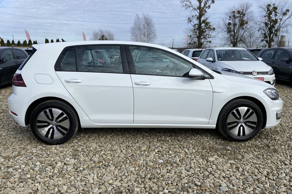 Продам Volkswagen e-Golf FULL LED,Безключовий,Камера 2020 года в Львове