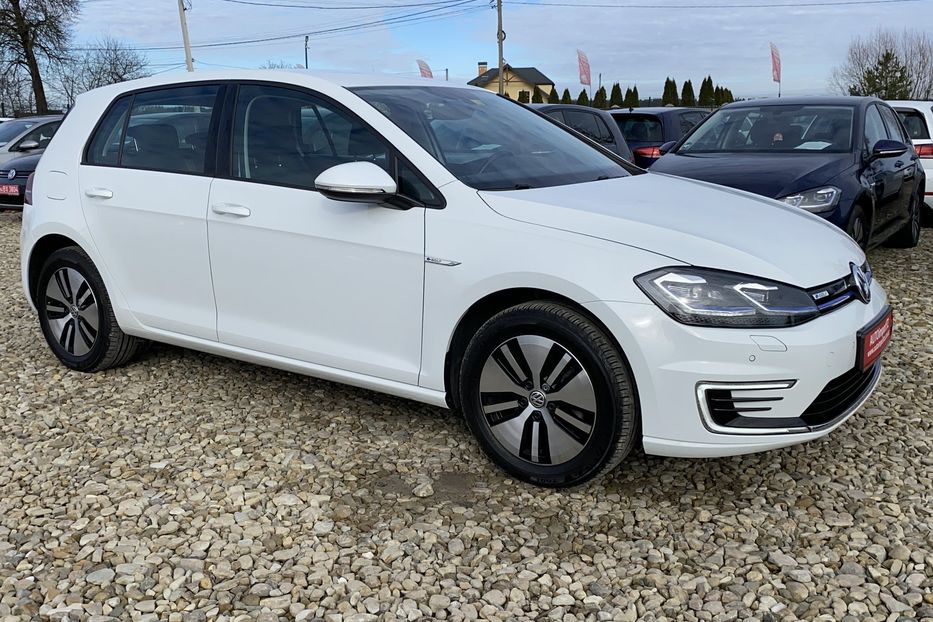 Продам Volkswagen e-Golf FULL LED,Безключовий,Камера 2020 года в Львове
