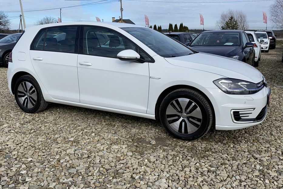 Продам Volkswagen e-Golf FULL LED,Безключовий,Камера 2020 года в Львове