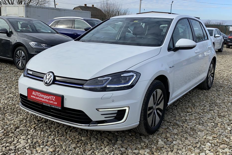 Продам Volkswagen e-Golf FULL LED,Безключовий,Камера 2020 года в Львове