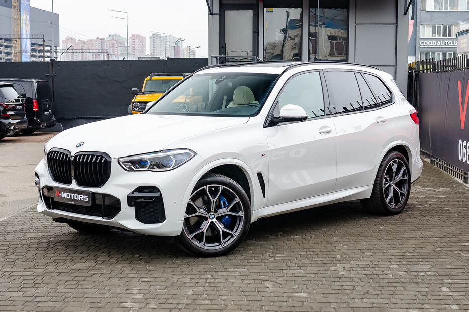 Продам BMW X5 30d Xdrive 2022 года в Киеве