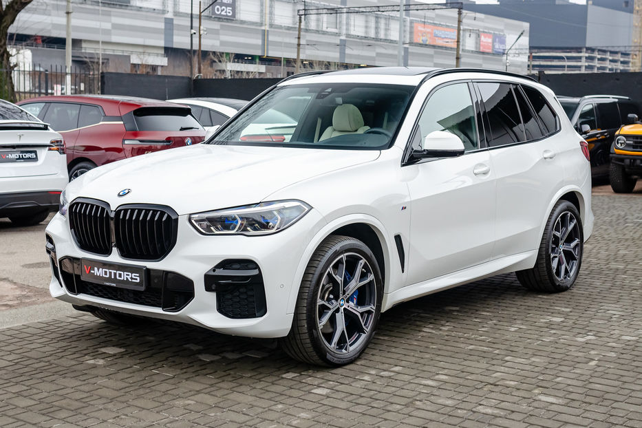 Продам BMW X5 30d Xdrive 2022 года в Киеве