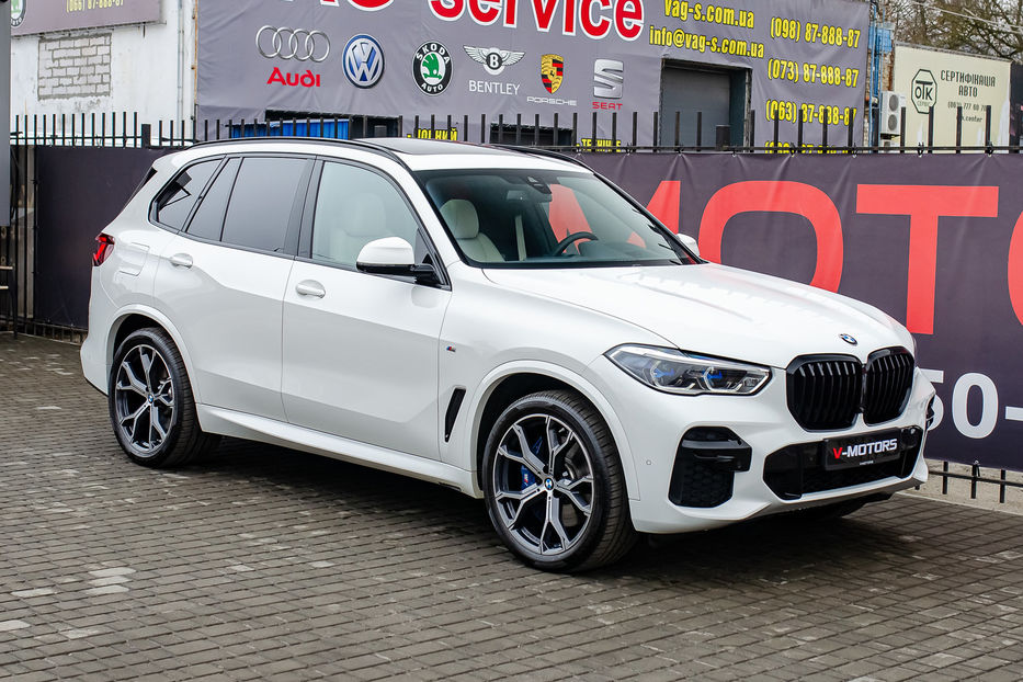 Продам BMW X5 30d Xdrive 2022 года в Киеве