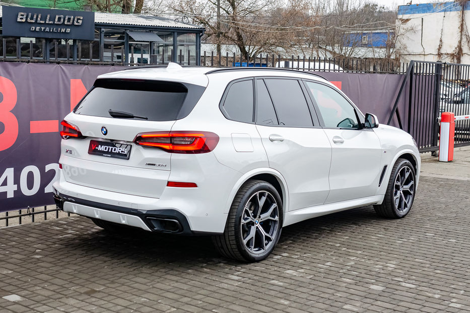 Продам BMW X5 30d Xdrive 2022 года в Киеве