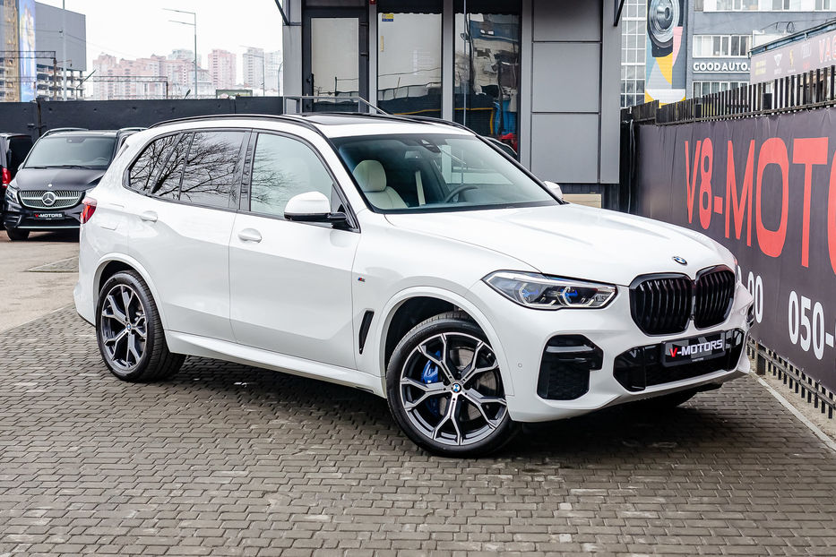 Продам BMW X5 30d Xdrive 2022 года в Киеве