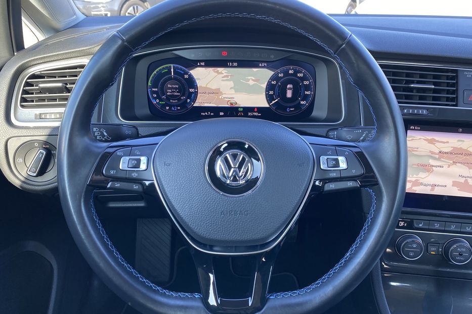 Продам Volkswagen e-Golf Тепловий,FULL LED,Камера,Круїз 2020 года в Львове