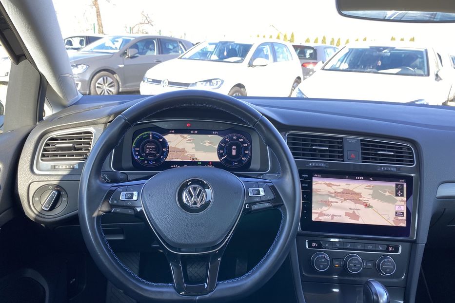 Продам Volkswagen e-Golf Тепловий,FULL LED,Камера,Круїз 2020 года в Львове