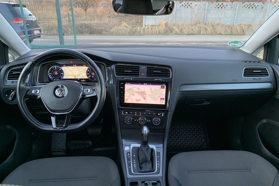 Продам Volkswagen e-Golf Безключовий, Virtual Cockpit 2020 года в Львове