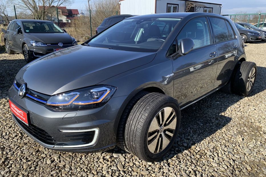 Продам Volkswagen e-Golf Full LED,Камера,Мертві зони 2019 года в Львове