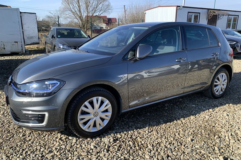 Продам Volkswagen e-Golf Full LED,Камера,Мертві зони 2019 года в Львове