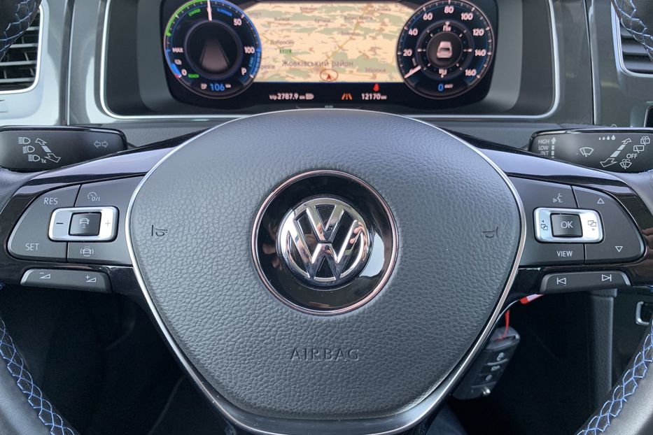 Продам Volkswagen e-Golf Full LED,Камера,Мертві зони 2019 года в Львове