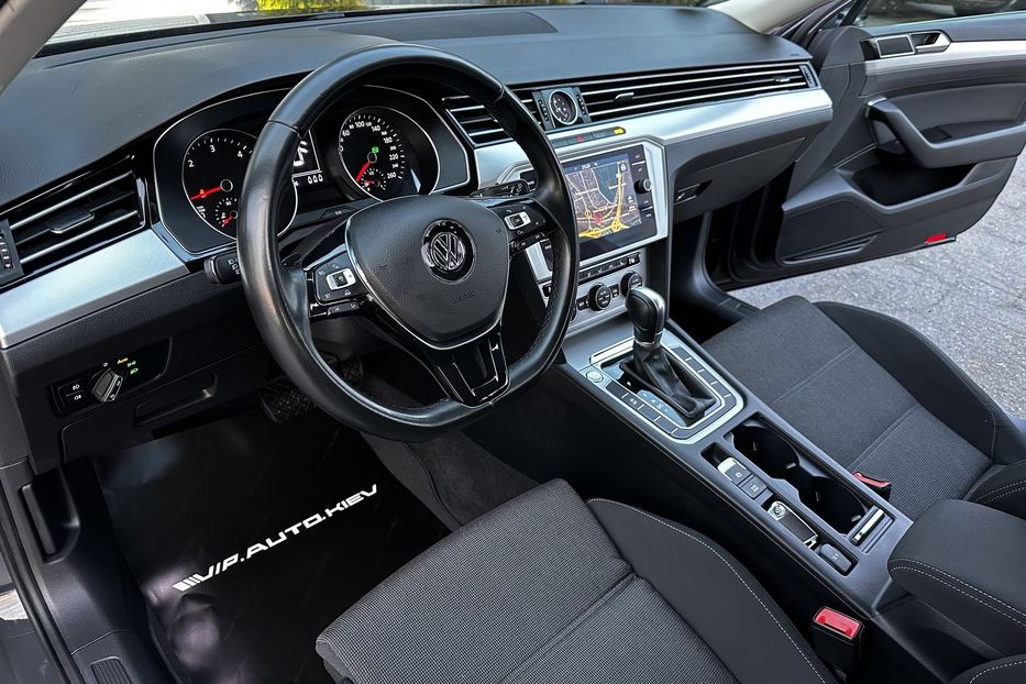 Продам Volkswagen Passat B8 Comfortline 2018 года в Киеве