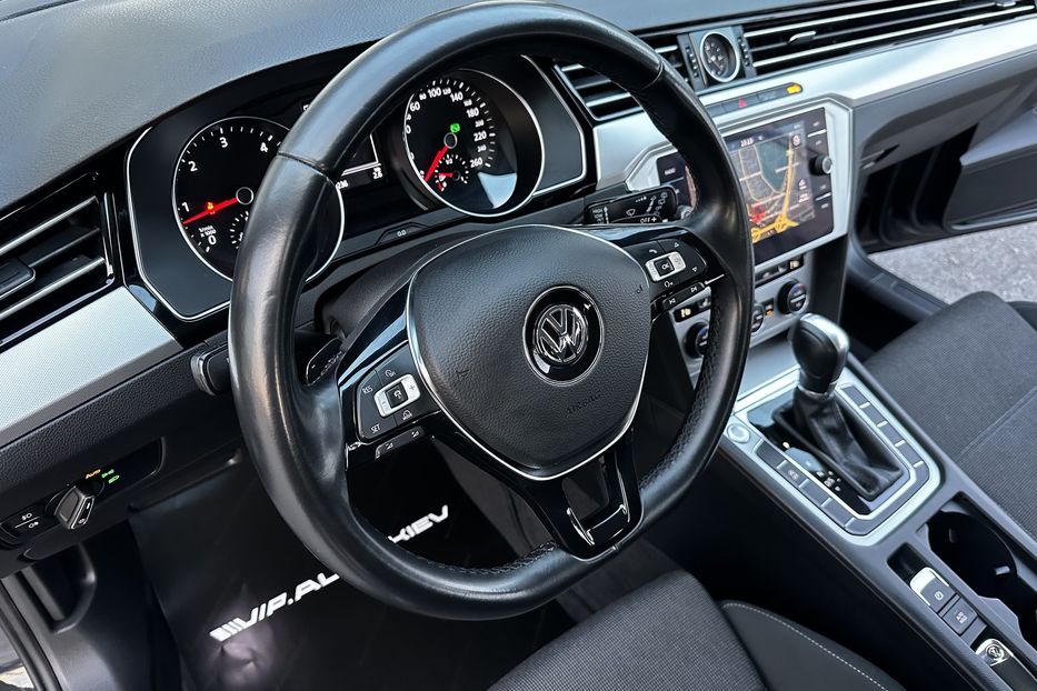 Продам Volkswagen Passat B8 Comfortline 2018 года в Киеве