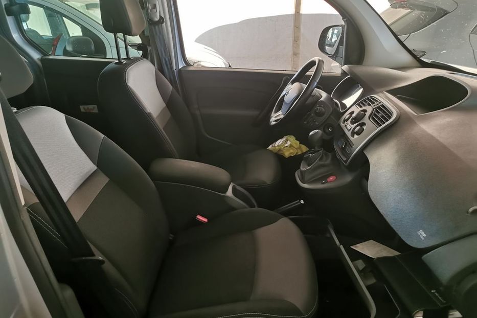 Продам Renault Kangoo пасс. 81кВт v2617 2018 года в Луцке