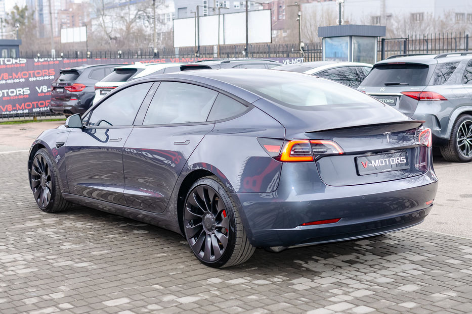 Продам Tesla Model 3 Performance 2022 года в Киеве