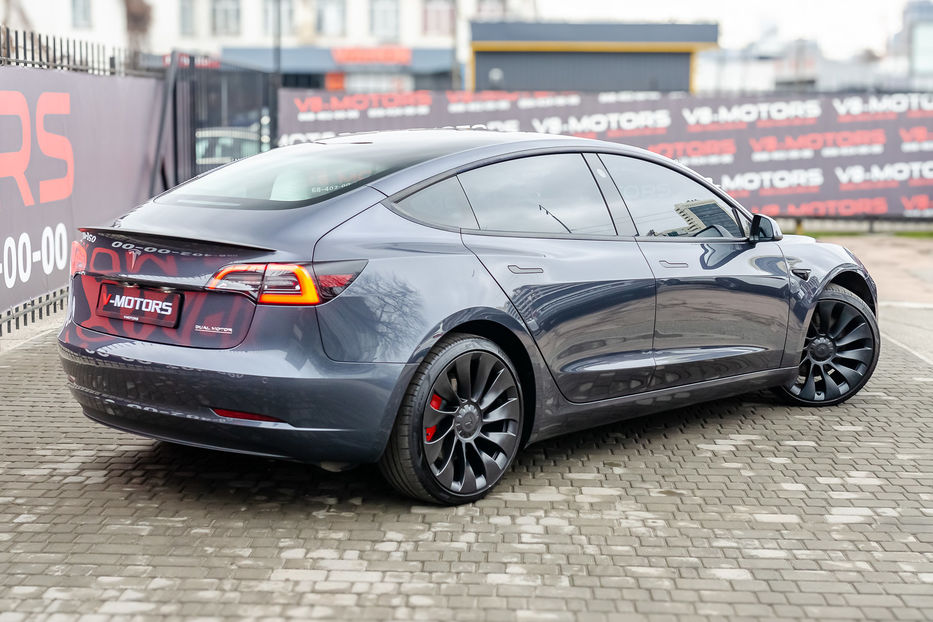 Продам Tesla Model 3 Performance 2022 года в Киеве