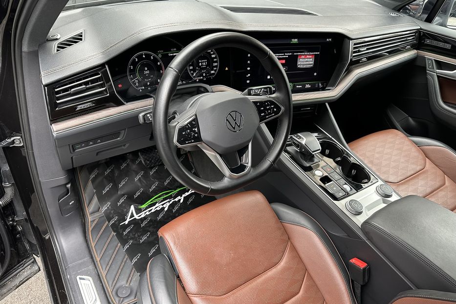 Продам Volkswagen Touareg 2021 года в Киеве