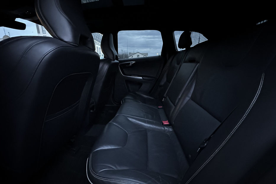 Продам Volvo XC60 R-Design  2014 года в Черновцах